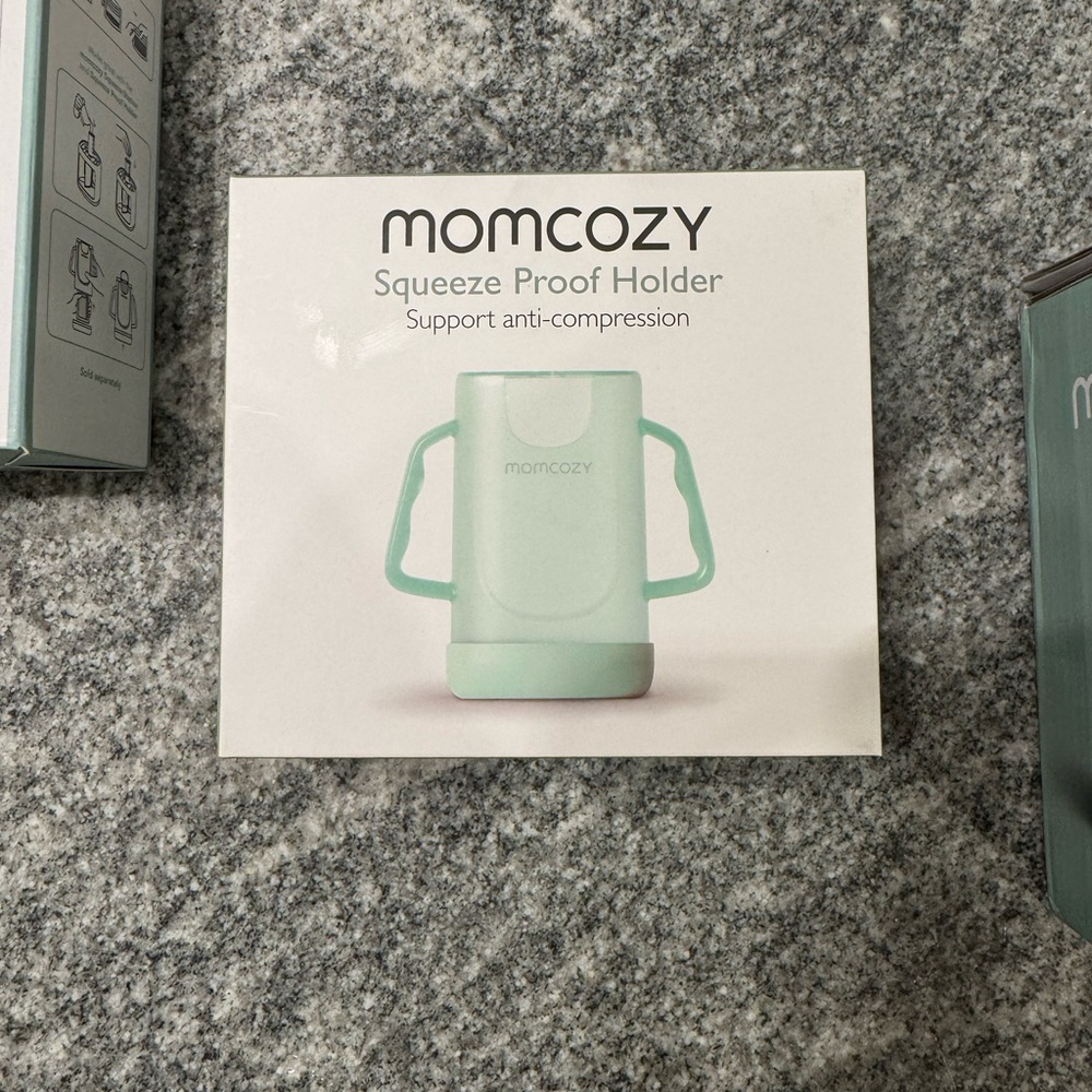 Momcozy Squeeze Proof Holder/Reusable food pouches